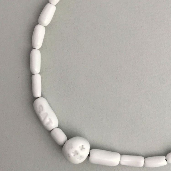 Colier din mărgele de porțelan, modelate manual / White ceramic necklace